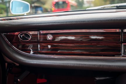 Mercedes-Benz S Class 300SE Fintail W112 "Königsflosse" 22