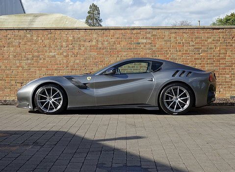 Ferrari F12 TDF 12