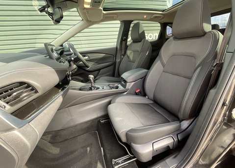 Nissan Qashqai DIG-T N-CONNECTA MHEV 13