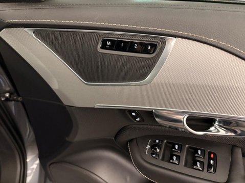 Volvo XC90 2.0 D5 PowerPulse R-Design Auto 4WD Euro 6 (s/s) 5dr 39