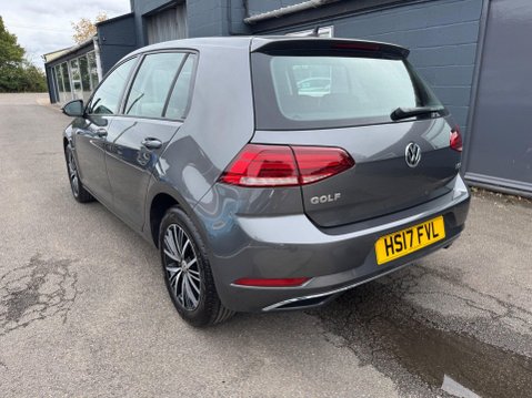 Volkswagen Golf SE NAVIGATION TSI BLUEMOTION TECHNOLOGY DSG 9