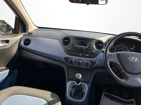 Hyundai i10 1.2 Premium 5dr 11