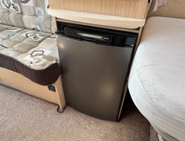 Auto-Sleepers Kingham 2 Berth|2 Belts|French Bed|Shower|Toilet|Wifi Capability|Vanlux 16