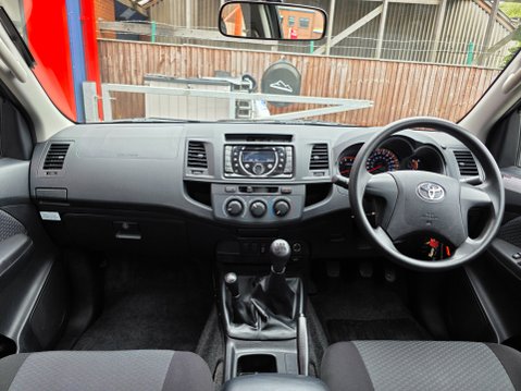 Toyota Hilux ACTIVE 4X4 D-4D DCB 12