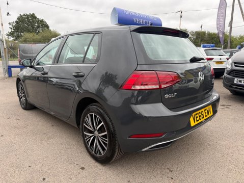 Volkswagen Golf 1.6 TDI SE Nav Euro 6 (s/s) 5dr 10