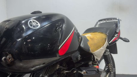 Yamaha YBR 125 2012 ONLY 14K PROJECT BIKE LEARNER SPARES OR REPAIR 125CC 24
