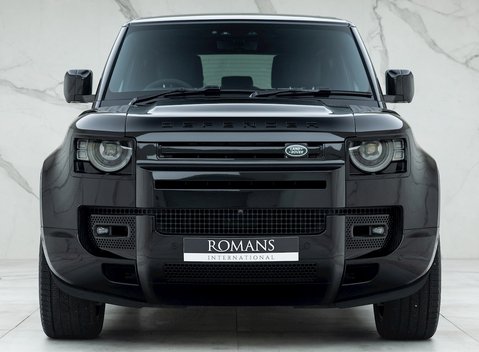 Land Rover Defender 90 V8 Bond Edition 4
