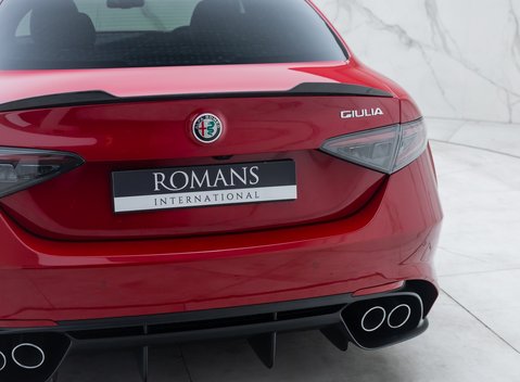 Alfa Romeo Giulia QUADRIFOGLIO 32