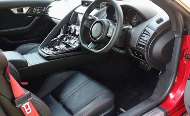 Jaguar F-Type V6 S Convertible 34