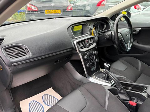 Volvo V40 2.0 T2 Momentum Edition Euro 6 (s/s) 5dr 21