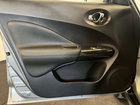 Nissan Juke 1.6 Juke Tekna CVT 5dr 31