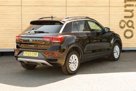 Volkswagen T-Roc LIFE TSI 2