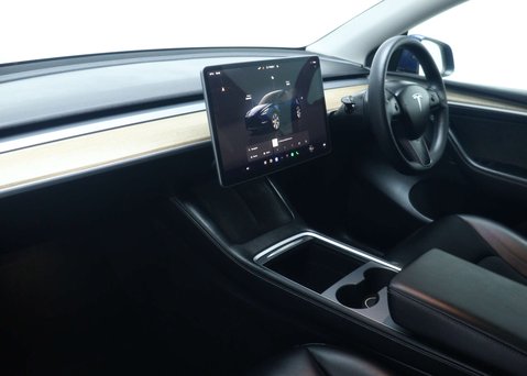 Tesla Model Y (Dual Motor) Long Range SUV 5dr Electric Auto 4WDE (384 bhp) 41