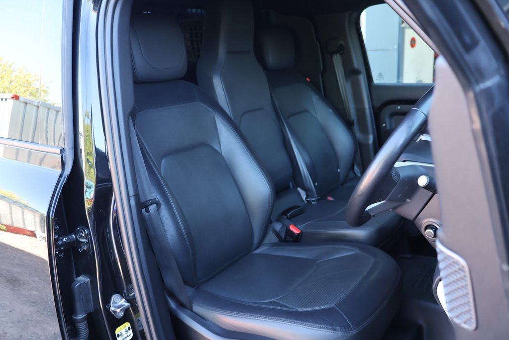 Land Rover Defender 110 2023 D300 HARD TOP X-DYNAMIC HSE BIG SPEC JUMP SEAT SEEKER STYLED  23