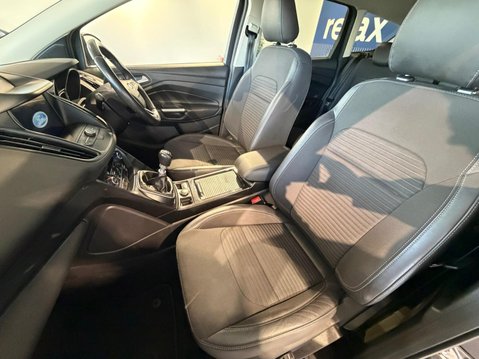 Ford Kuga 2.0 TDCi Titanium Euro 6 (s/s) 5dr 31