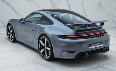 Porsche 911 Carrera (992.2) 12