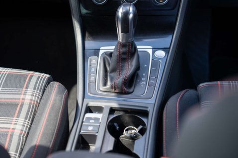 Volkswagen Golf 2.0 Golf GTi Semi-Auto 5dr 50