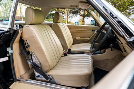 Mercedes-Benz SL Series 380 SL 24