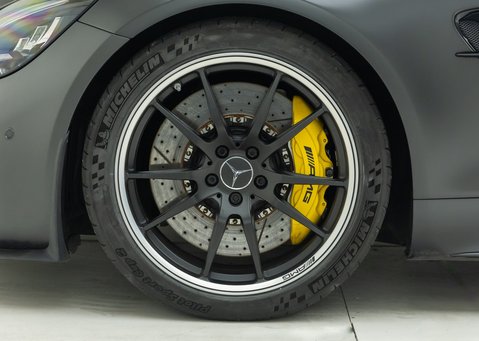 Mercedes-Benz AMG GT R Roadster 