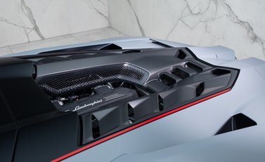 Lamborghini Revuelto 43