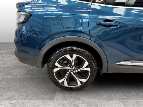 Renault Arkana 1.6 E-TECH techno SUV 5dr Petrol Hybrid Auto Euro 6 (s/s) (145 ps) 10