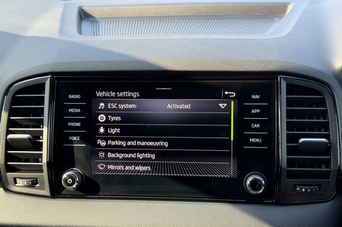 Skoda Karoq SPORTLINE TSI DSG AUTOMATIC - METEOR GREY -PAN ROOF -APPLE CARPLAY 59