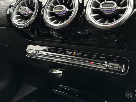 Mercedes-Benz CLA Class CLA 220 AMG LINE PREMIUM PLUS 55