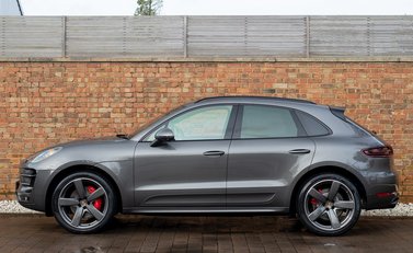 Porsche Macan Turbo 2