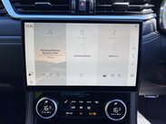 Jaguar F-Pace 2.0 D200 MHEV R-Dynamic HSE Black Auto AWD Euro 6 (s/s) 5dr 81