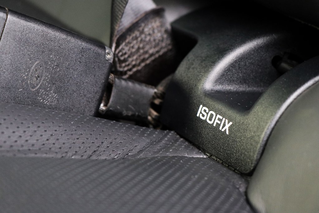 Defender 110 Commercial 4