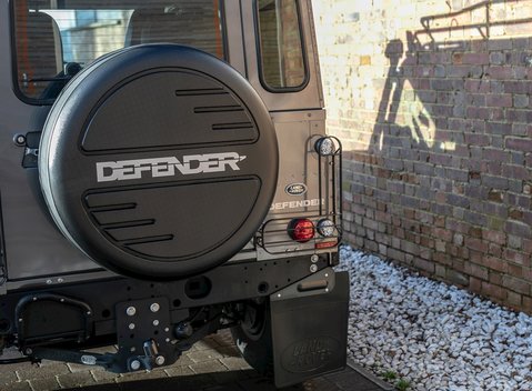 Land Rover Defender 90 TD XS Station Wagon 25