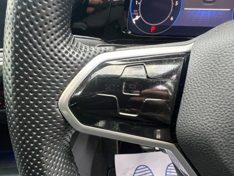 Volkswagen Golf R-LINE TDI DSG 40