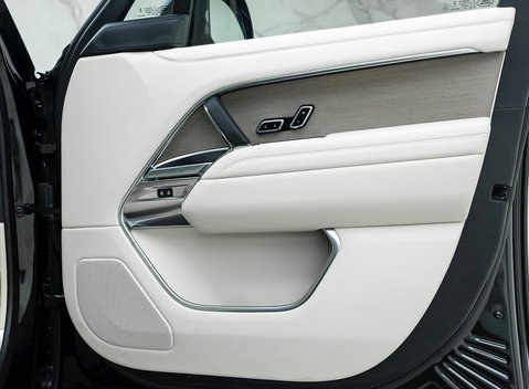 Land Rover Range Rover P530 First Edition 27