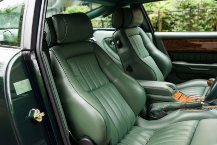 Aston Martin V8 Vantage V600 Le Mans 33