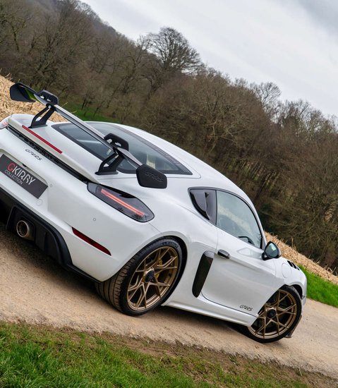 Porsche 718 Cayman GT4 RS 1