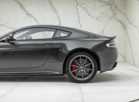 Aston Martin V12 Vantage S 47