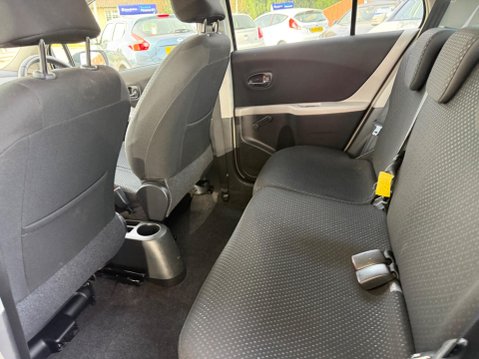 Toyota Yaris 1.33 Dual VVT-i SR Euro 5 (s/s) 5dr 21