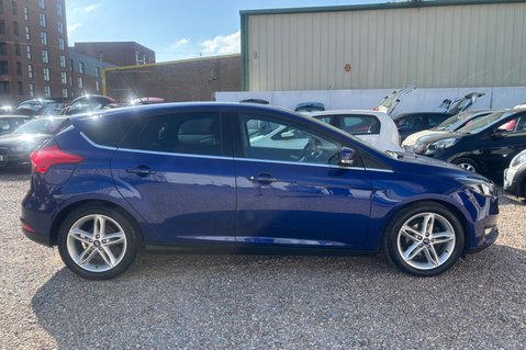 Ford Focus ZETEC 125BHP…1 PREVIOUS OWNER.. 8 MAIN DEALER SERVICES.. SAT NAV..BLUETOOTH 13