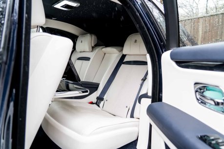 Rolls-Royce Ghost V12. STARLIGHT. H, C & M SEATS. REAR ENTERTAINMENT. HUD. A/CRUISE CONTROL 8