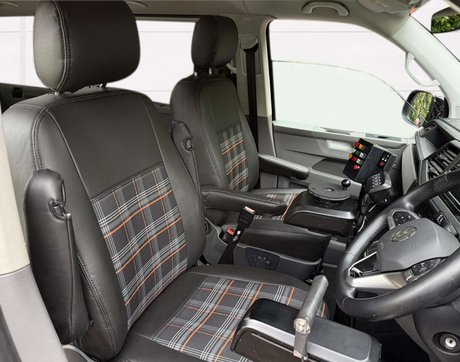 Volkswagen Transporter 2.0 Transporter SE TDI Semi-Auto 5dr 14