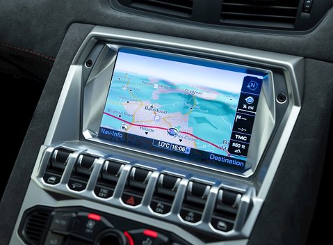 Lamborghini Aventador LP 700-4 Pirelli Edition 17