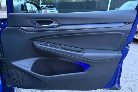 Volkswagen Golf R TSI 4MOTION DSG -AKRAPOVIC -PERFORMANCE PACK -CARBON LEATHER -HEATED S/W 34