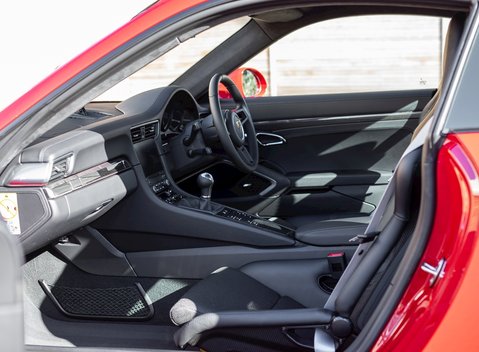 Porsche 911 GT3 Touring 13