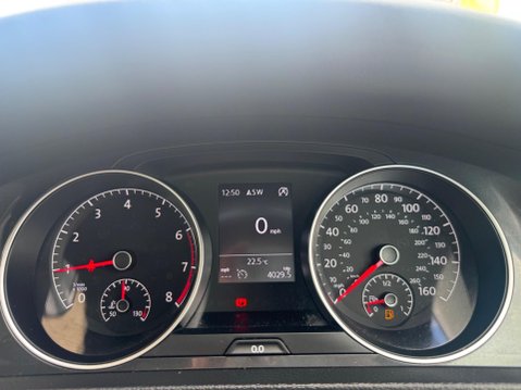 Volkswagen Golf 1.5 TSI EVO SE Nav Euro 6 (s/s) 5dr 9