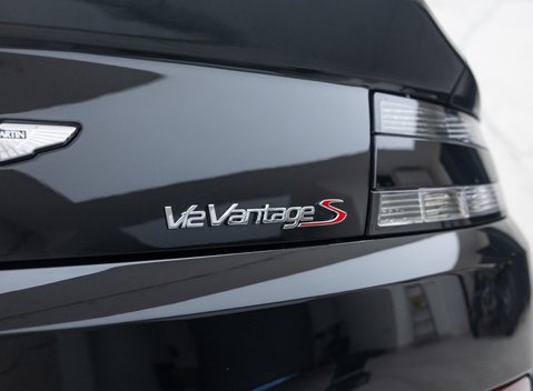 Aston Martin V12 Vantage S 45