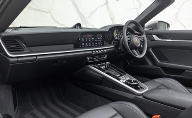 Porsche 911 Targa 4 (992) 21