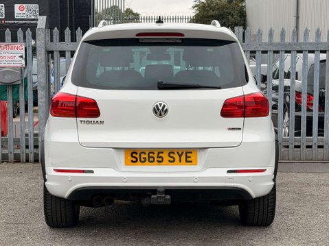 Volkswagen Tiguan 2.0 Tiguan R-Line TDI BlueMotion Technology 4Motion 4WD 5dr 5