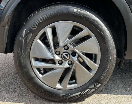 Nissan Qashqai 1.3 Qashqai Acenta Premium DiG-T MHEV CVT 5dr 14
