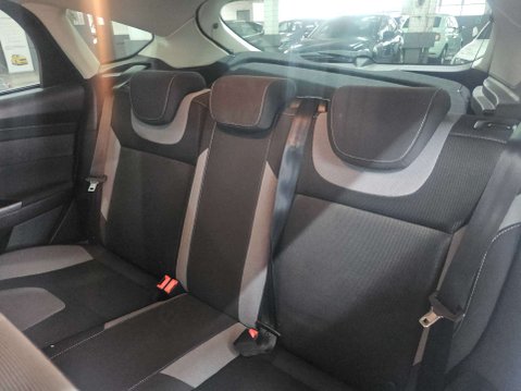 Ford Focus 1.6 Focus Zetec 105 5dr 23