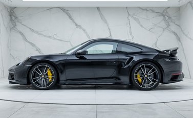 Porsche 911 Turbo S (992) 5
